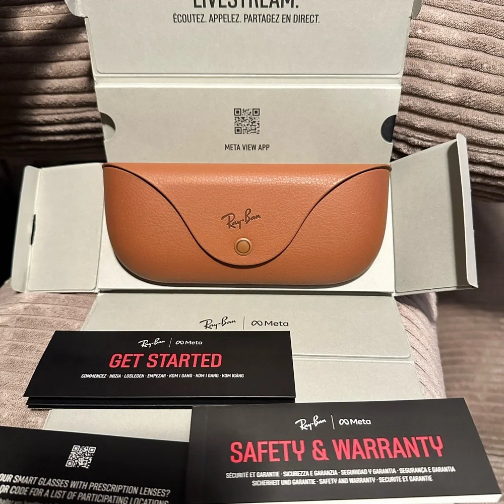 Ray-Ban Black Glasses with Brown Case